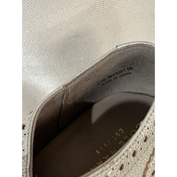 Cole Haan Silver Metallic Buckle Wingtip‎ Leather Comfort Loafer Women Size 6 - Picture 9 of 9